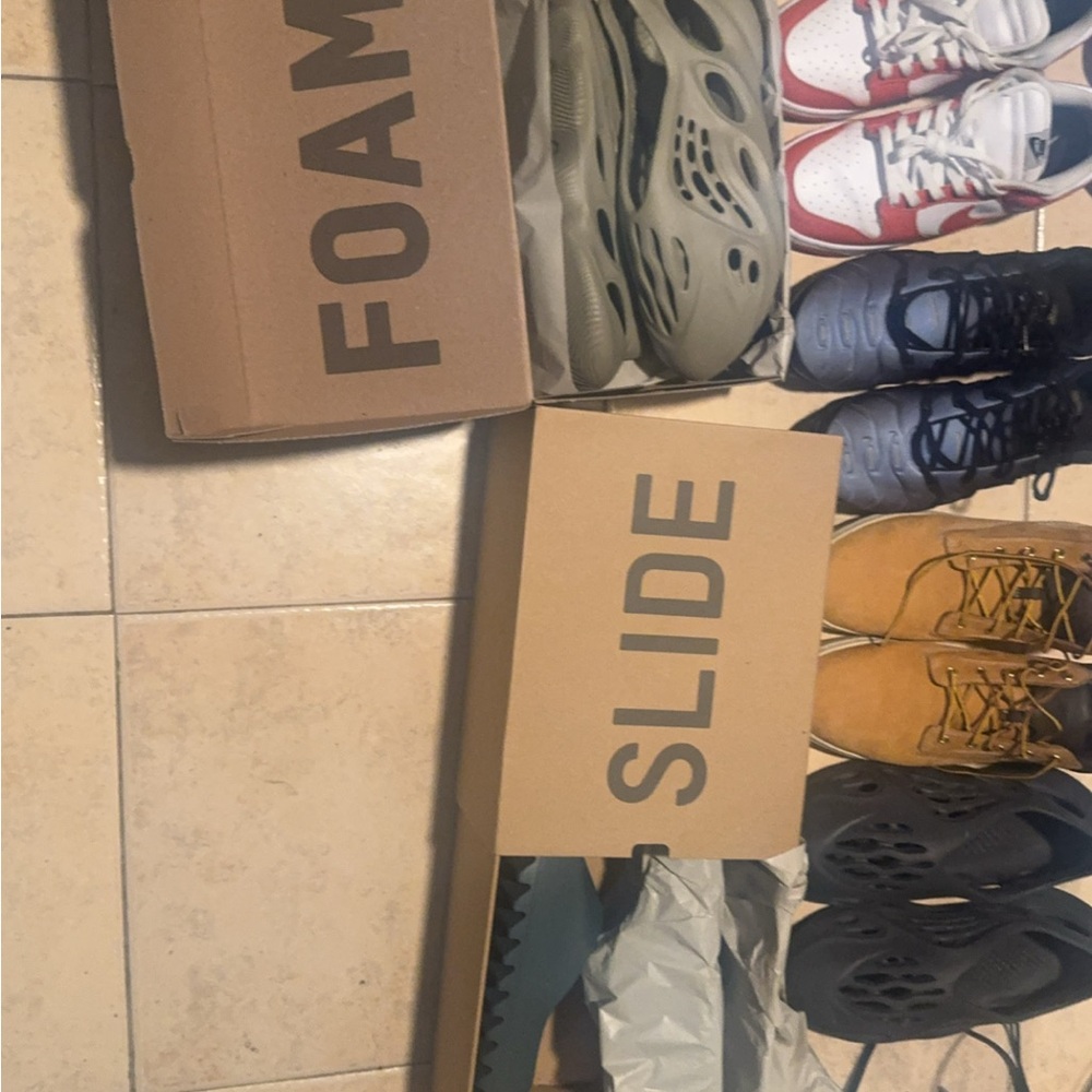 Shoe collection - Picture 4 of 5